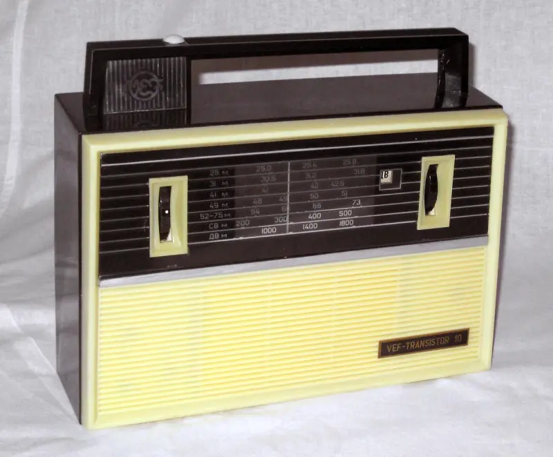 Эталон надежности из Риги: история радиоприемника «ВЭФ-Транзистор-10», который ловил мир сквозь помехи