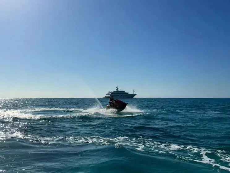 Кайли Дженнер и Тимоти Шаламе отдыхают на уединённом острове