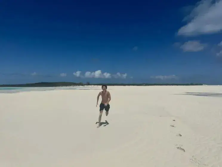 Кайли Дженнер и Тимоти Шаламе отдыхают на уединённом острове