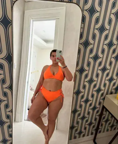 Нелли Фуртадо вышла в свет после сенсационного заявления об уходе со сцены