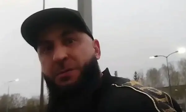 Казанский качок жестоко избил пенсионера в дорожной ссоре