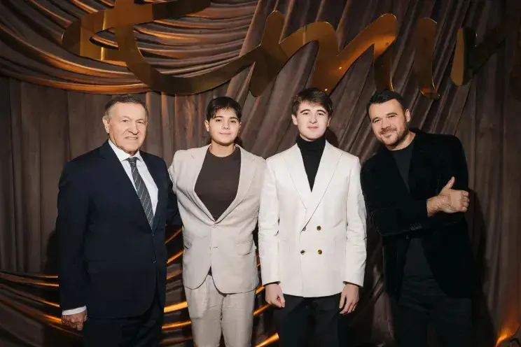 Новая жизнь миллиардера: Араз Агаларов с молодой женой и детьми