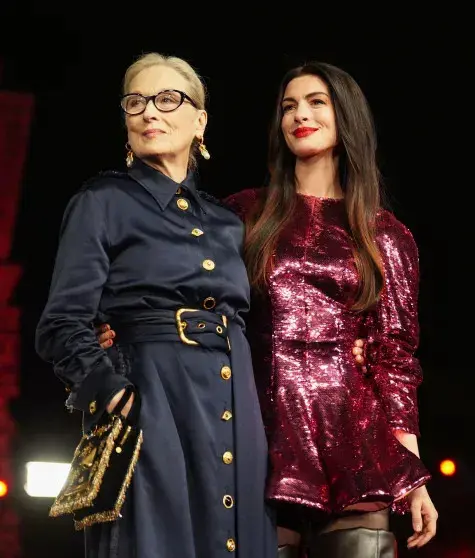 Звёзды вернулись: Стрип и Хэтэуэй представили сиквел "Дьявол носит Prada" в Мехико