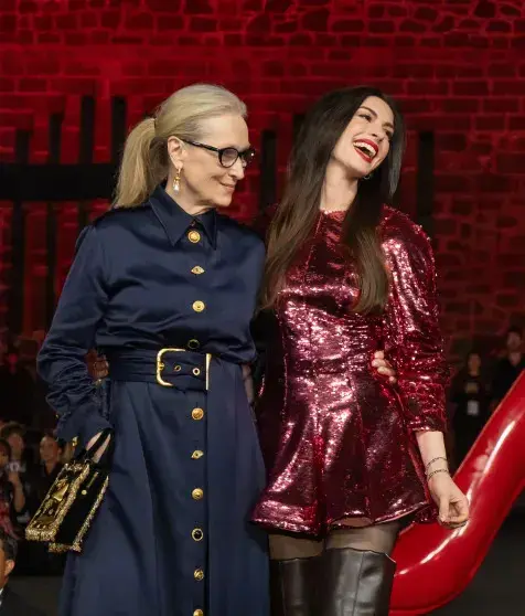 Звёзды вернулись: Стрип и Хэтэуэй представили сиквел "Дьявол носит Prada" в Мехико