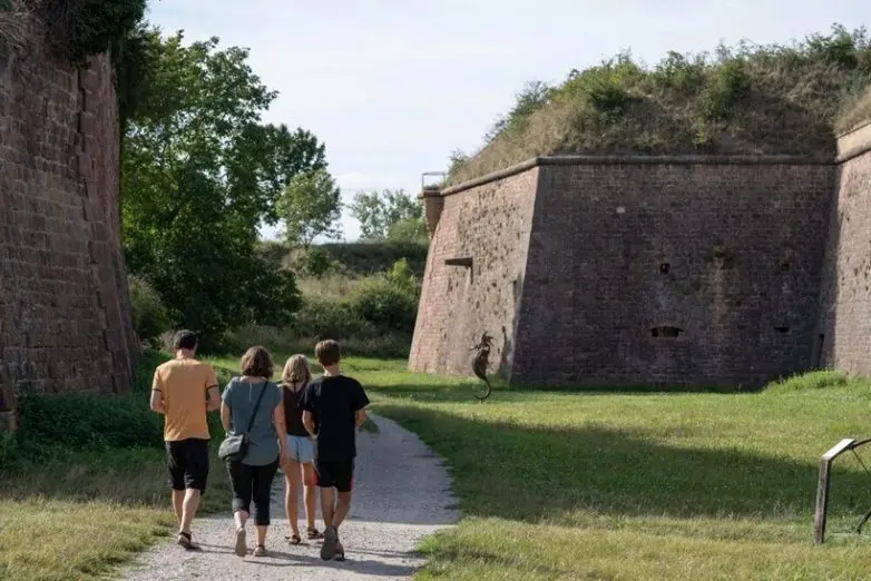 Город-звезда: как Нёф-Бризак стал неприступным шедевром фортификации