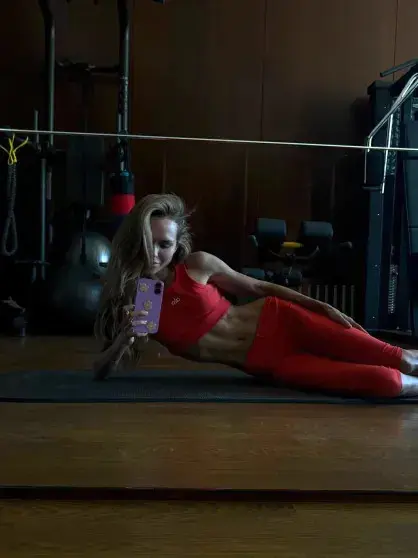 Стеша Маликова показала, как добилась фигуры, и раскрыла свой главный секрет энергии