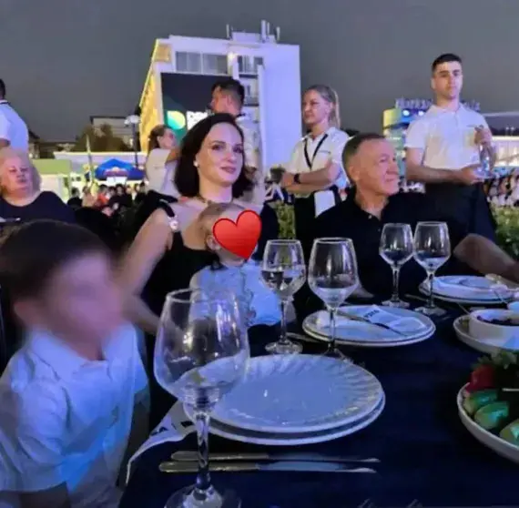 Новая семья Араза Агаларова: как миллиардер женился на студентке МГИМО