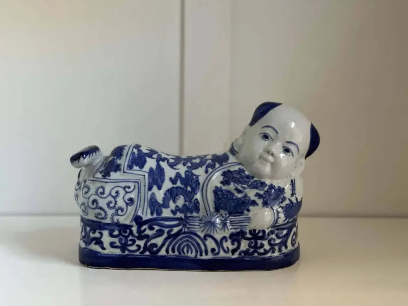 Твёрдые подушки древности: зачем в Азии спали на камне и дереве