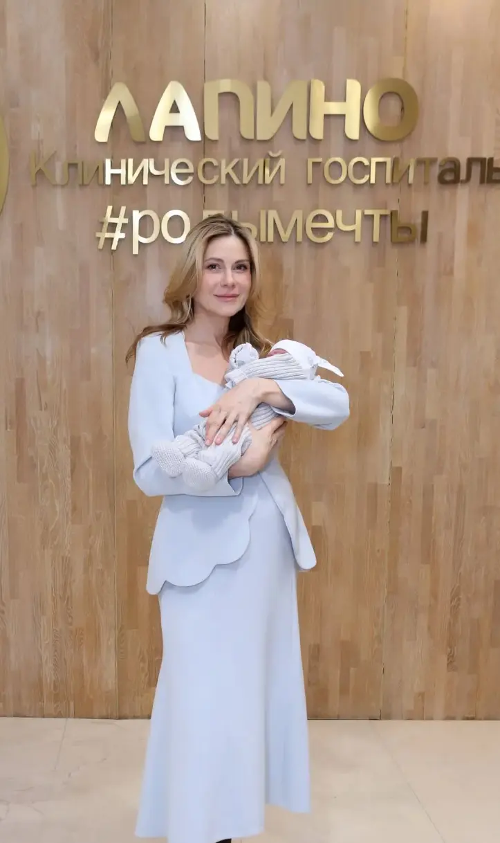 Анна Невская стала мамой в 49 лет