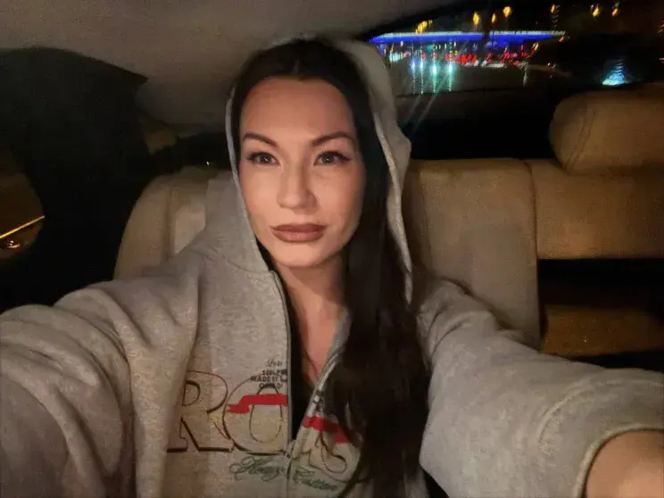 Звёзды в панике: как российские знаменитости бегут из Telegram в мессенджер Max