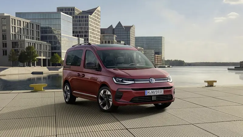 Volkswagen Caddy готовит второй рестайлинг: показан новый дизайн перед летним стартом продаж