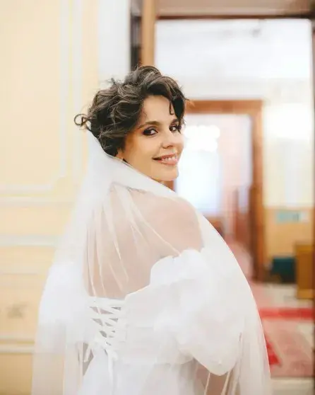 «Мы выбрали друг друга»: Лиза Моряк ответила хейтерам и показала архивные свадебные фото с Сариком Андреасяном