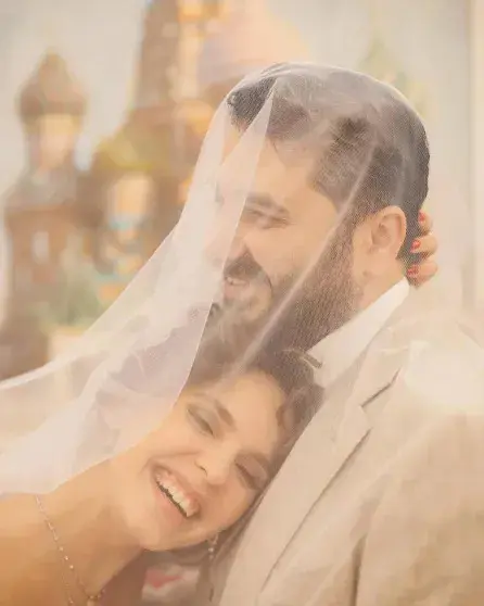 «Мы выбрали друг друга»: Лиза Моряк ответила хейтерам и показала архивные свадебные фото с Сариком Андреасяном