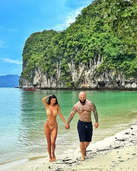 «Как больно и горько»: Оксана Самойлова прокомментировала развод с Джиганом