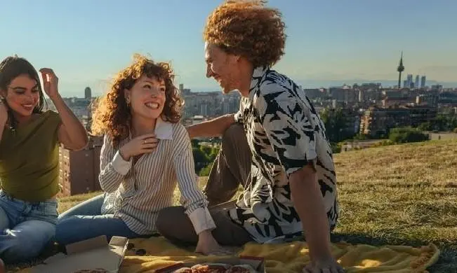 Кто такой экстравертный интроверт: 6 признаков и советы по балансу