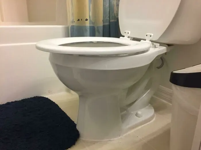 Когда гости переходят все границы: 17 историй о визитах, после которых хочется закрыть дверь навсегда