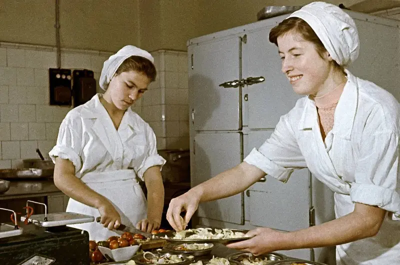 Готовим по-советски: 6 кулинарных секретов из прошлого, которые пригодятся каждой хозяйке