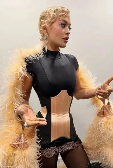 Рита Ора выбрала российский бренд для сценического образа в Дублине