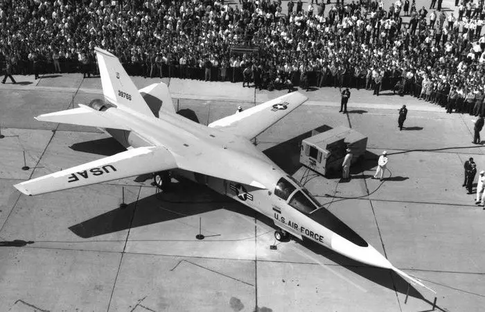 Су-24: Как неудача с Су-7 привела к созданию самого массового фронтового бомбардировщика