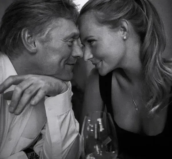 Елизавета Пескова поздравила брата Михаила с днем рождения архивными фото