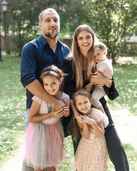 Тайный сын звезды "Универа": Арарат Кещян в центре скандала с алиментами и угрозами