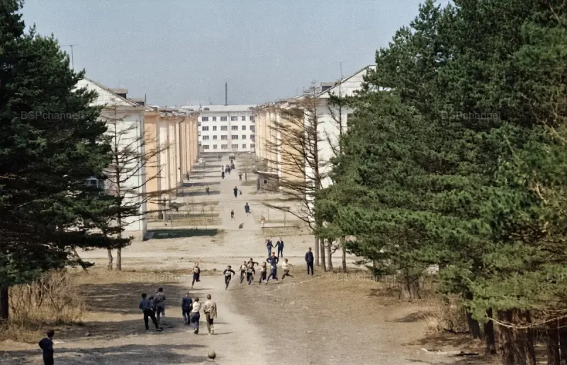 Как осваивали Сахалин: жизнь Южно-Сахалинска на цветных снимках середины XX века