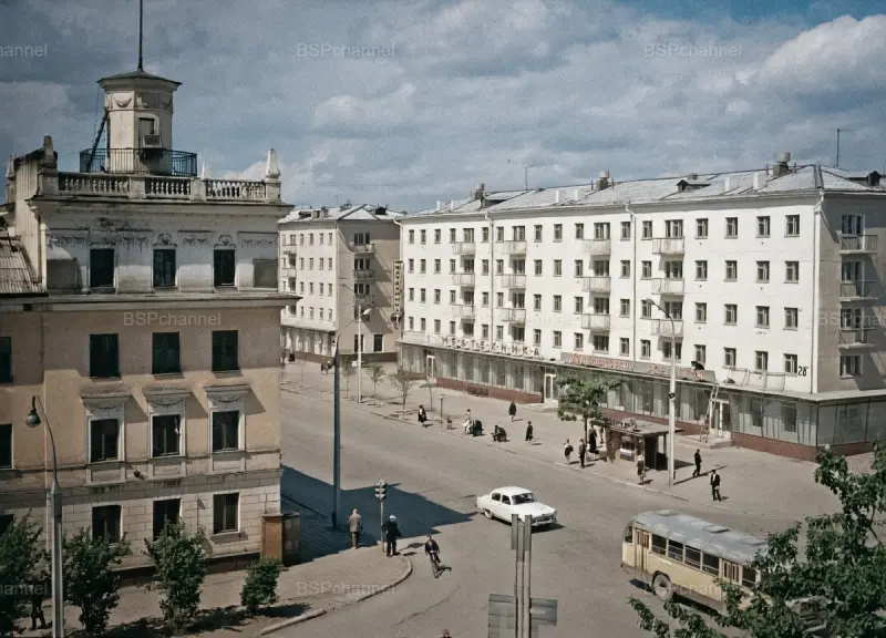 Как осваивали Сахалин: жизнь Южно-Сахалинска на цветных снимках середины XX века