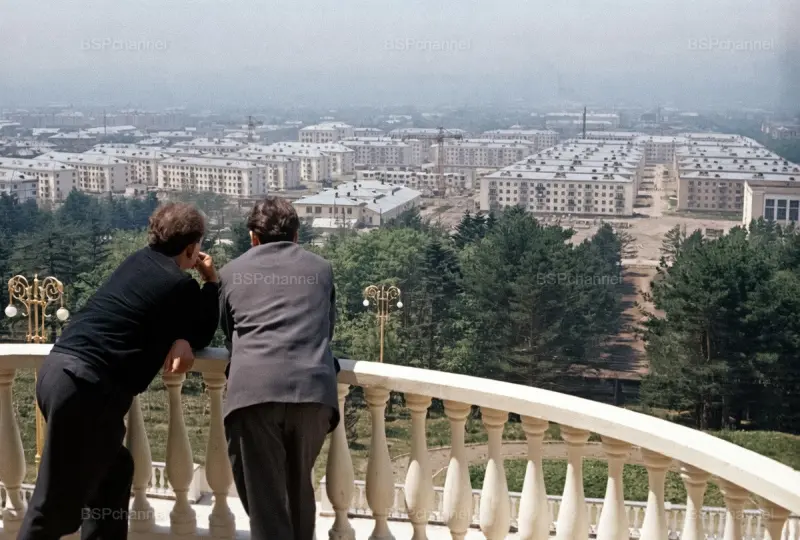 Как осваивали Сахалин: жизнь Южно-Сахалинска на цветных снимках середины XX века