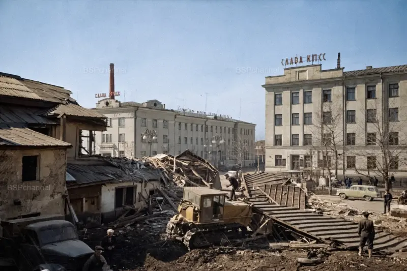 Как осваивали Сахалин: жизнь Южно-Сахалинска на цветных снимках середины XX века