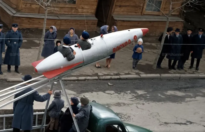 Как осваивали Сахалин: жизнь Южно-Сахалинска на цветных снимках середины XX века