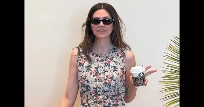 Даша Жукова в цветочном платье открыла новый арт-объект в США