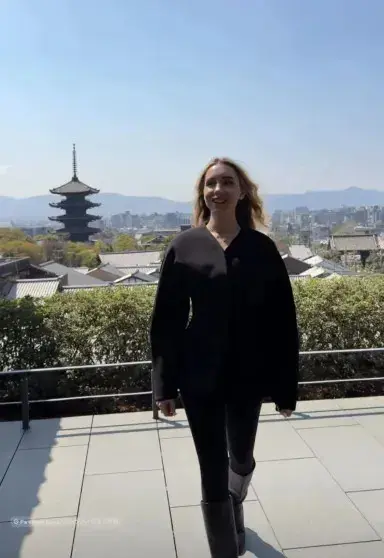 Российские звёзды на каникулах в Азии: от шопинга в Шанхае до искусства в Гонконге