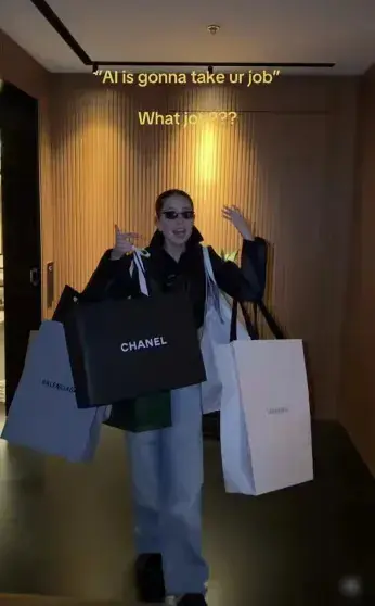 Российские звёзды на каникулах в Азии: от шопинга в Шанхае до искусства в Гонконге