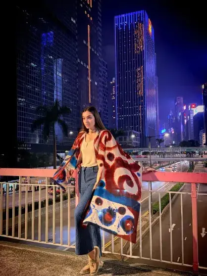 Российские звёзды на каникулах в Азии: от шопинга в Шанхае до искусства в Гонконге