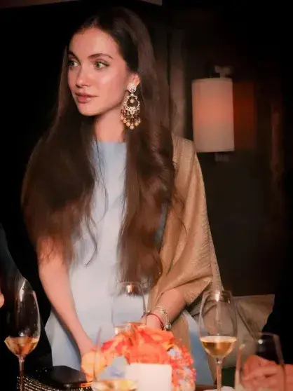 Российские звёзды на каникулах в Азии: от шопинга в Шанхае до искусства в Гонконге