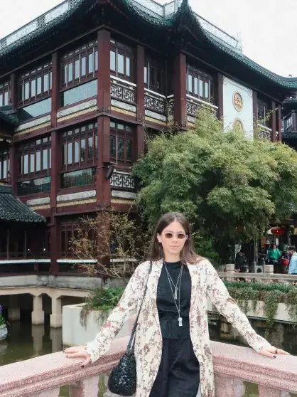 Российские звёзды на каникулах в Азии: от шопинга в Шанхае до искусства в Гонконге