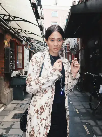 Российские звёзды на каникулах в Азии: от шопинга в Шанхае до искусства в Гонконге