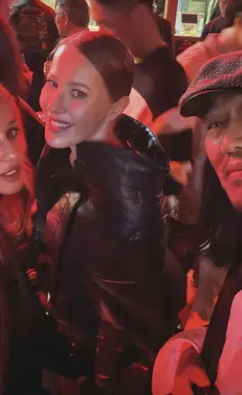 Российские звёзды на каникулах в Азии: от шопинга в Шанхае до искусства в Гонконге