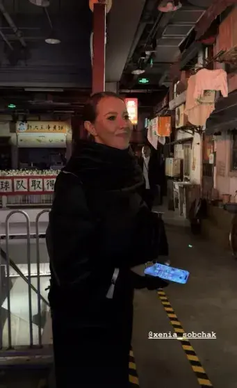 Российские звёзды на каникулах в Азии: от шопинга в Шанхае до искусства в Гонконге