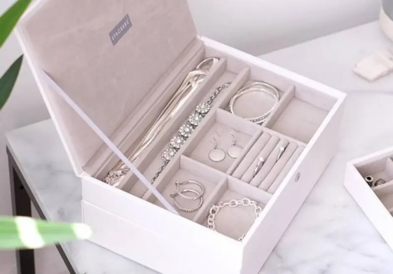 Холодная месть: как уволенный сотрудник спустя годы разоблачил воровку и устроил ей финальный позор