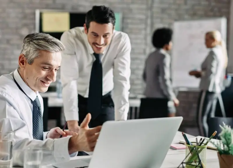 Холодная месть: как уволенный сотрудник спустя годы разоблачил воровку и устроил ей финальный позор