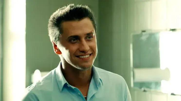 Новое лицо Павла Прилучного: косметолог о неудачной пластике и сходстве с женой