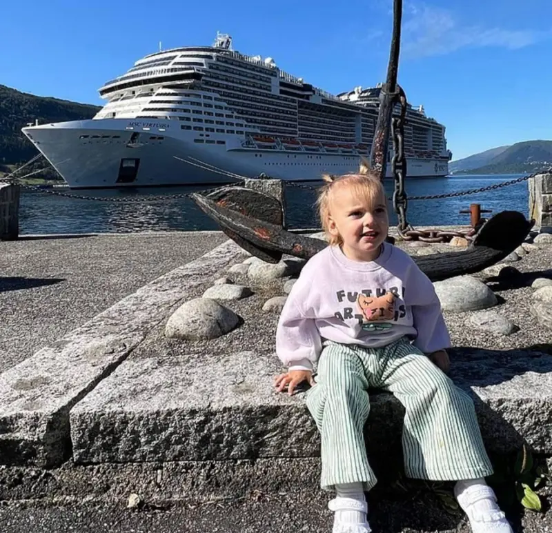 Дом на волнах: как британская семья растит ребёнка на круизном лайнере