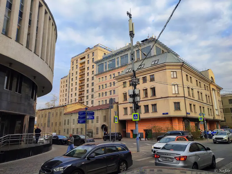 Замоскворечье: от бурятских барельефов до небоскребов