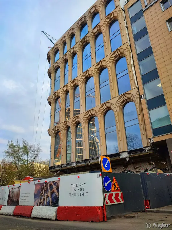 Замоскворечье: от бурятских барельефов до небоскребов