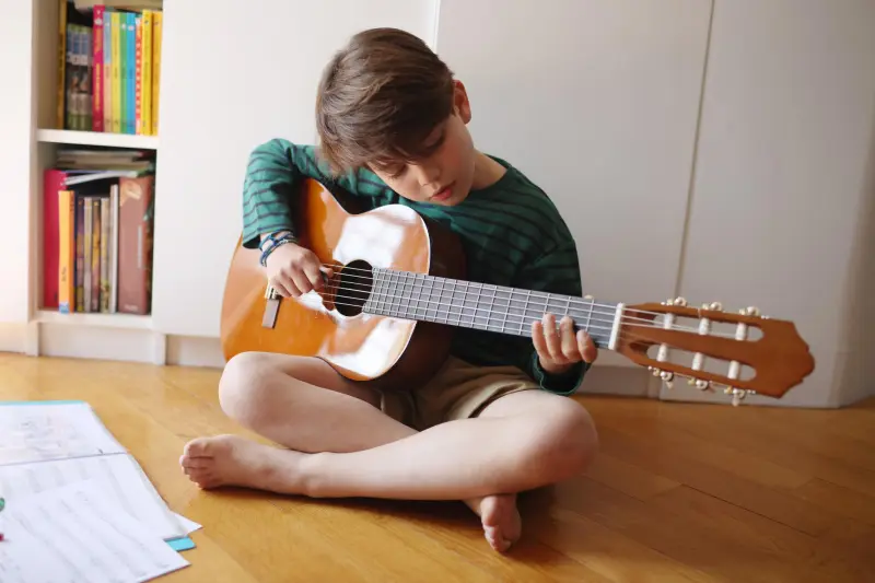 Музыка как лекарство: на 40% снижает риск деменции