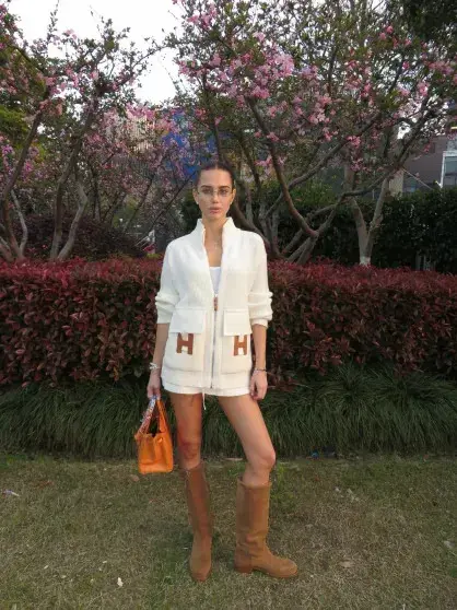 Аврора Киба в Китае с новым возлюбленным: фото из роскошного путешествия