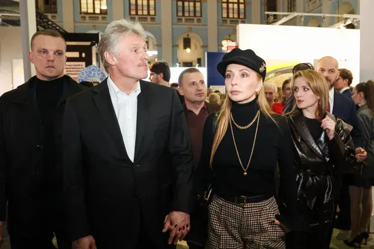 Песков и Навка на арт-ярмарке: редкий совместный выход в свет