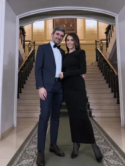 Сати Казанова опубликовала редкие кадры с мужем и маленькой дочкой