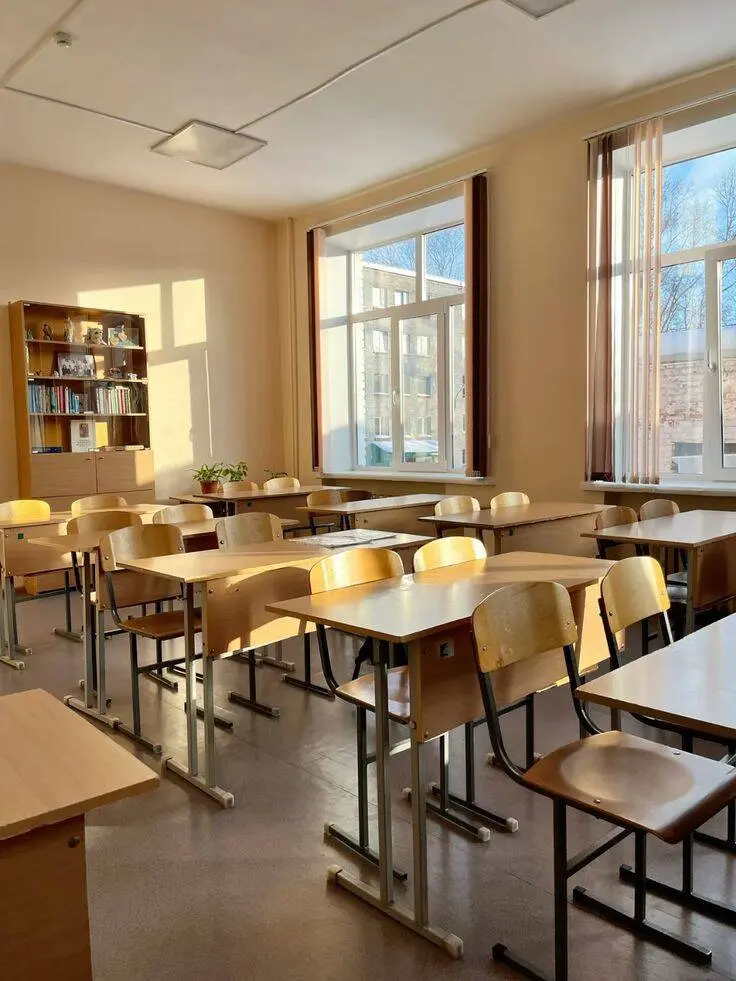 Свет слева: почему школьные окна расположены именно так